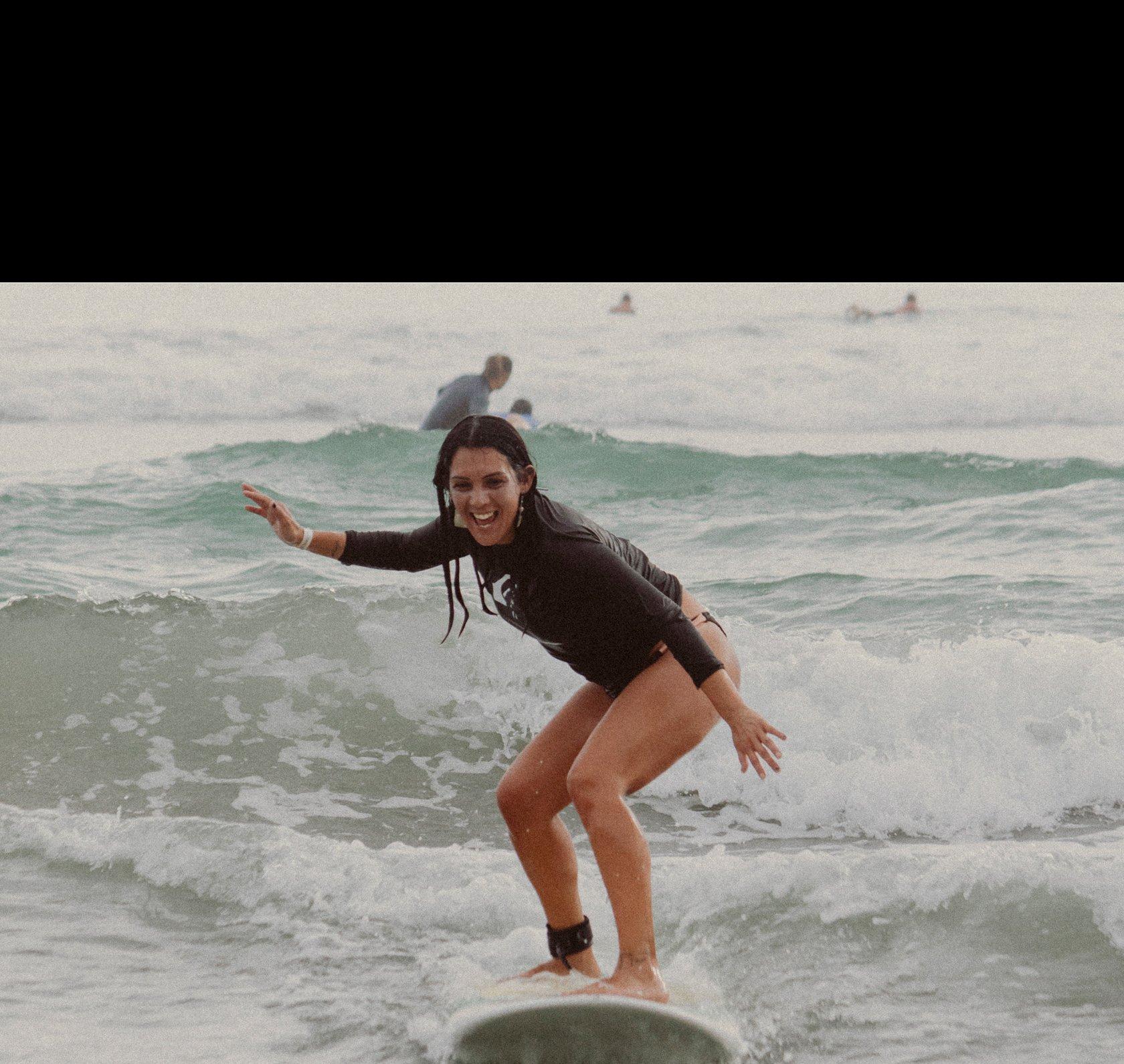 Santa Teresa vs Tamarindo: Which Is Better for Surfers?